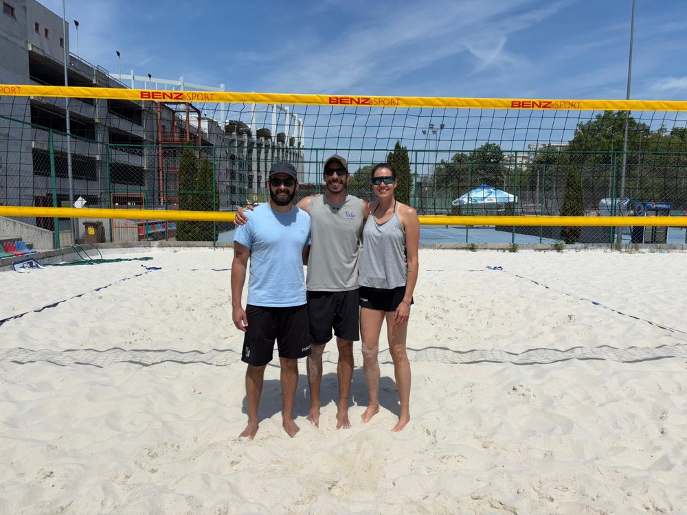 Equipe Meraki no Beach Volleyball Camp Bucareste